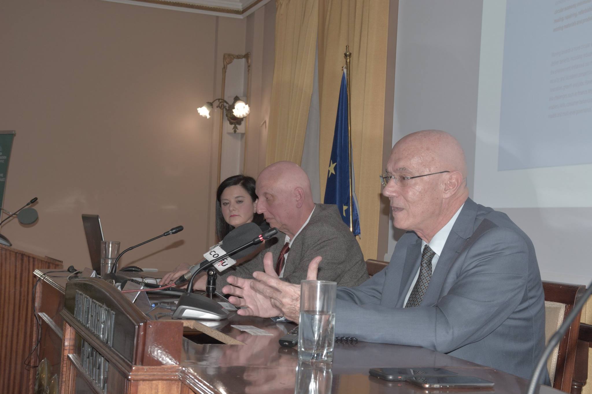 Κεντρικός ομιλητής στην εκδήλωση με θέμα «Κυκλική οικονομία και μικρομεσαίες επιχειρήσεις στην Κέρκυρα», που διοργάνωσε το Επιμελητήριο σε συνεργασία με το Δίκτυο Νησιωτικών Επιμελητηρίων Ελλάδος και την Ένωση Ξενοδόχων Κέρκυρας